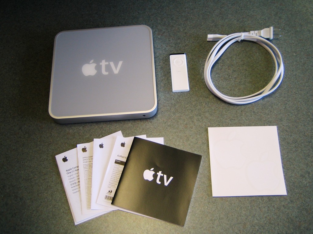 Unboxing and testing the Apple TV
