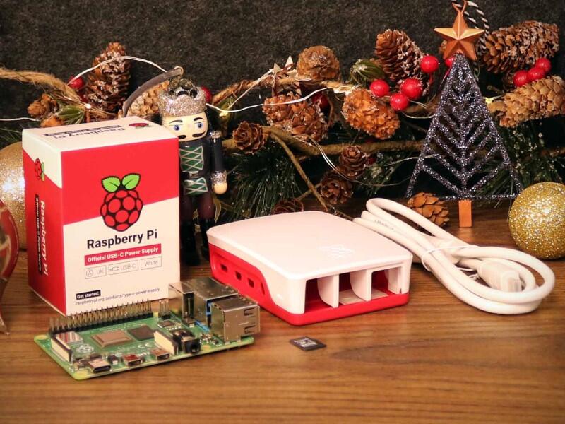 raspberry-pi-4-starter-kit-xmas.jpg