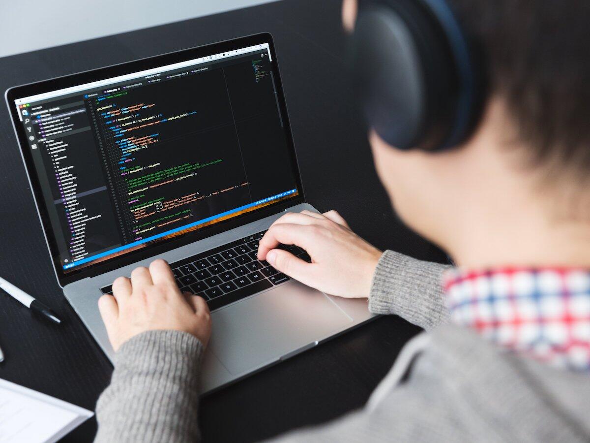 Now everyone wants to be a software developer, as interest in coding  rockets - TechRepublic