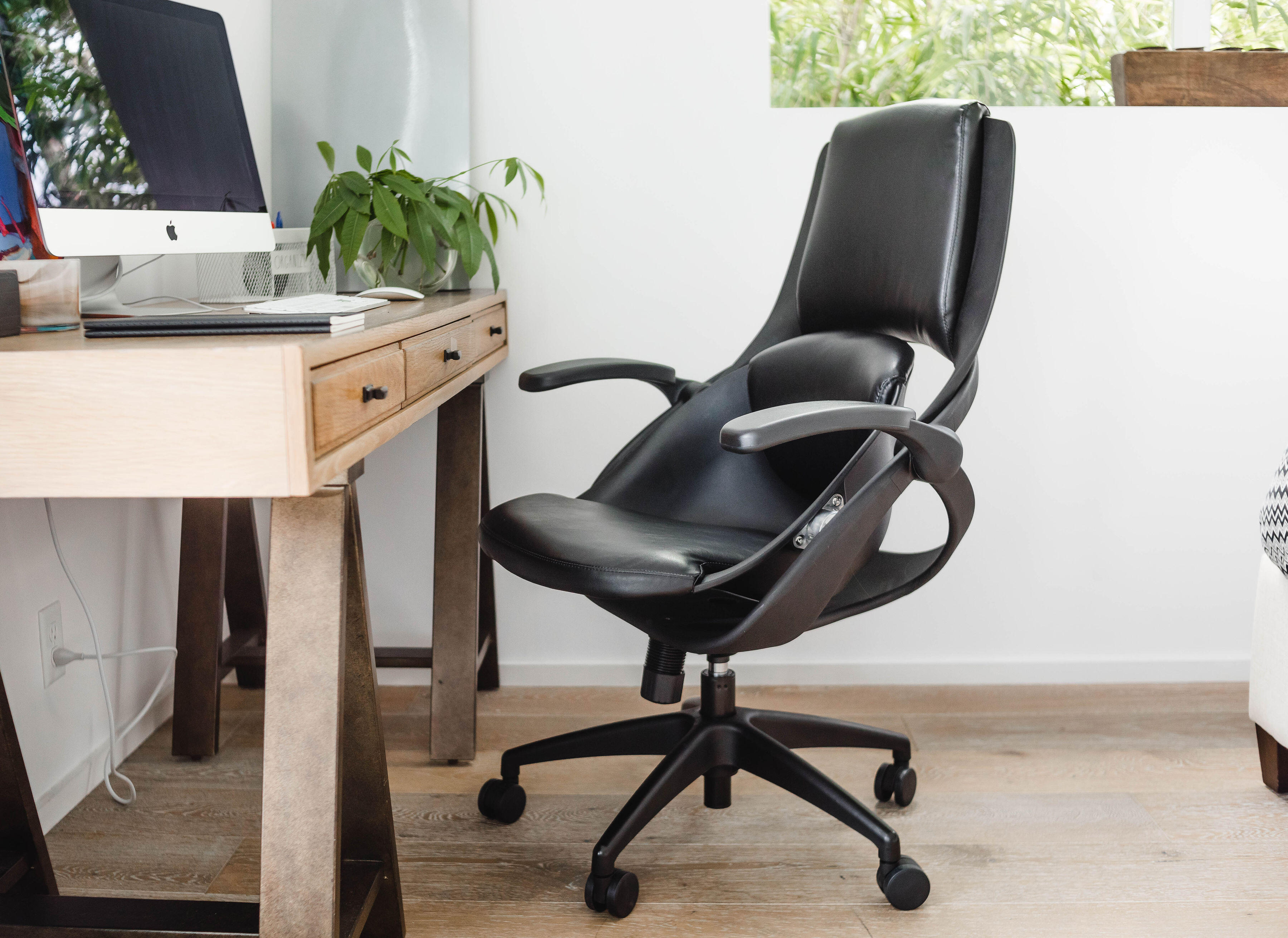 all33-black-vegan-leather-ergonomic-office-chair.jpg