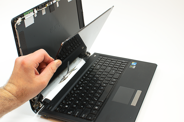 How to replace a broken laptop screen - TechRepublic