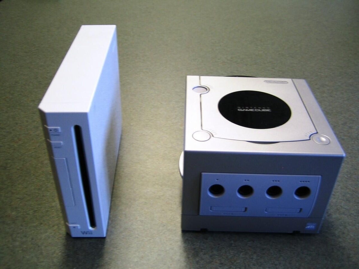 minimum Handvest smokkel Nintendo Wii and GameCube hardware side-by-side | TechRepublic