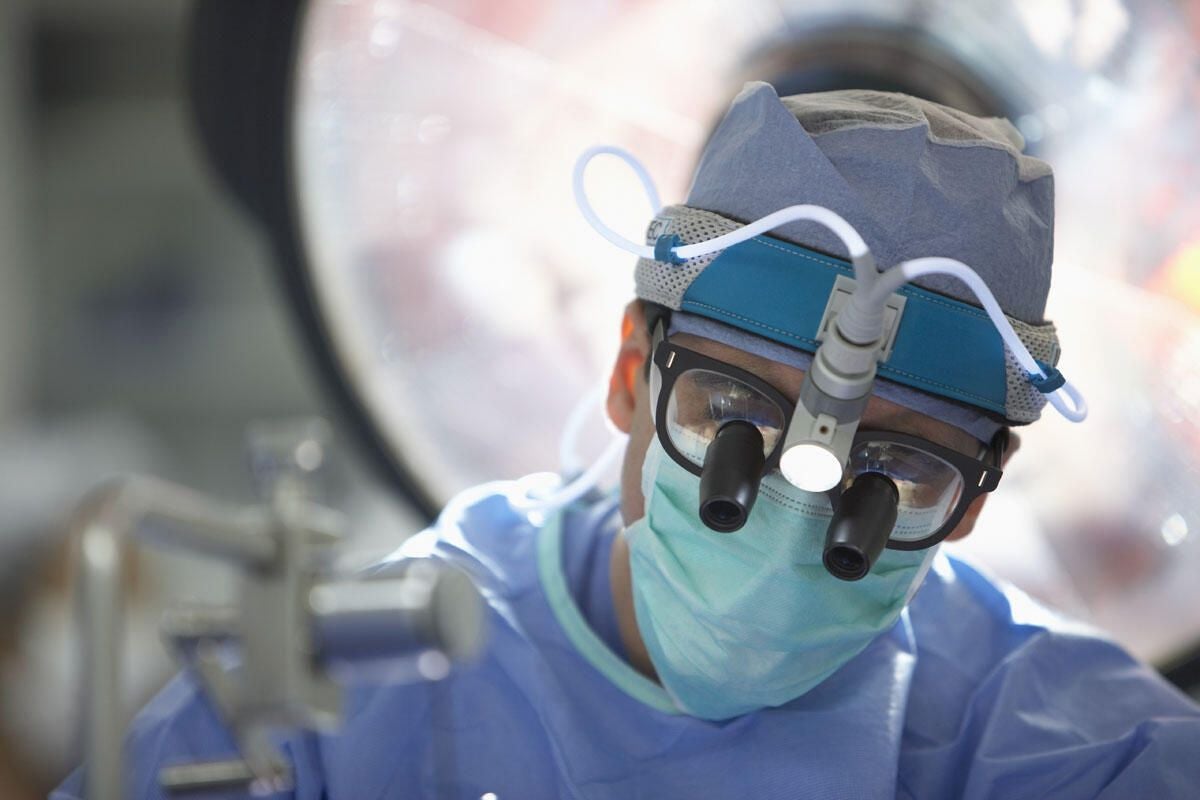 zdnet-robot-safe-jobs-surgeon.jpg