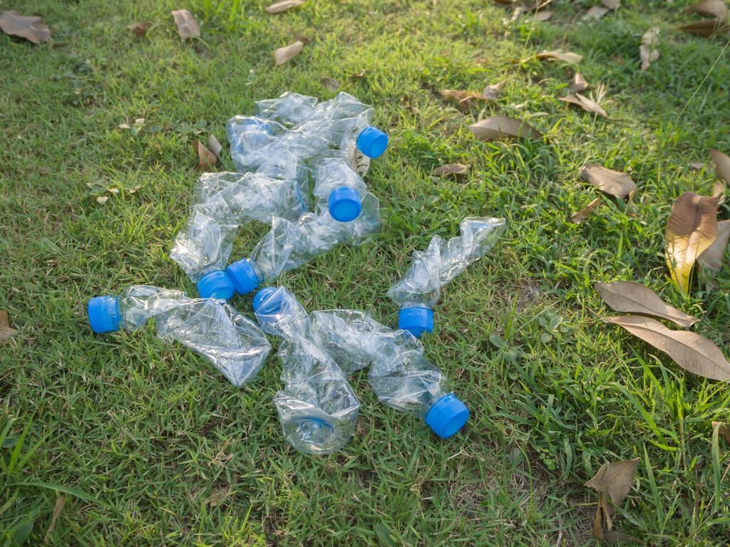 10-plastic-water-bottles.jpg
