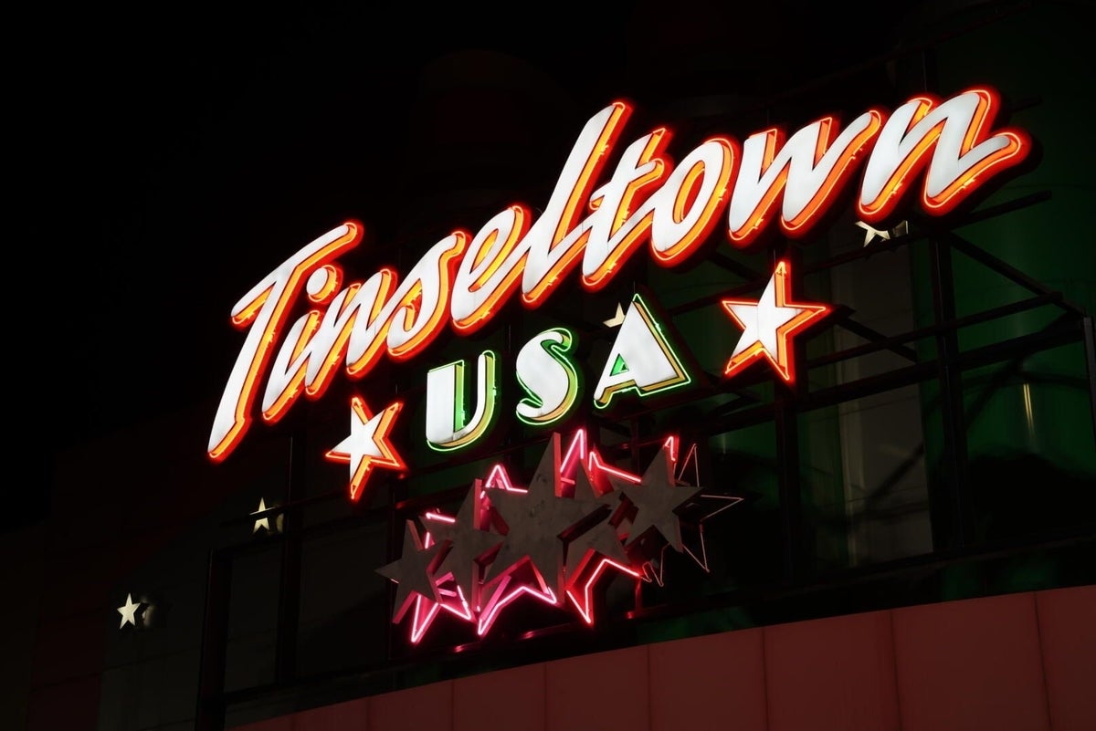 Night shot with Sony A9 (Tinseltown in Louisville)