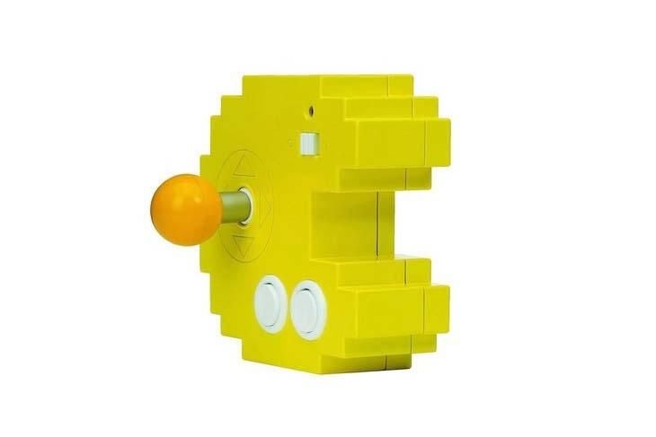 pac-man-connect-and-play-retro-remote.jpg