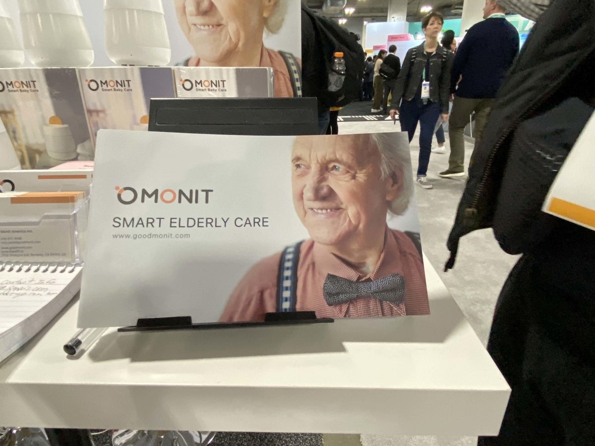 smart-elderly-care.jpg