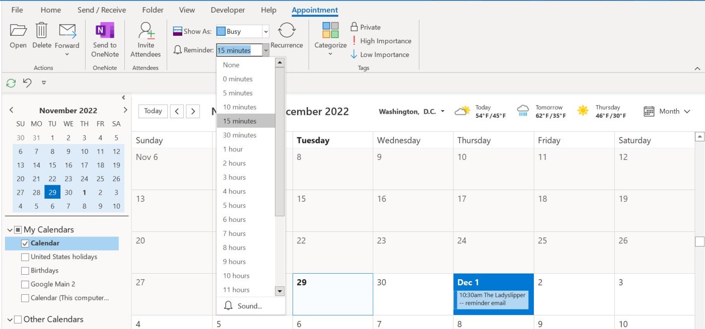 The Reminder time dropdown in Outlook open with 15 minutes highlighted