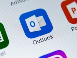how to zoom microsoft outlook
