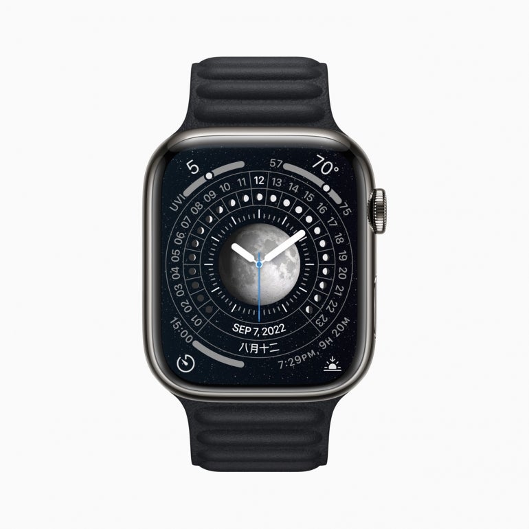 Apple Watch face showing the Lunar option.
