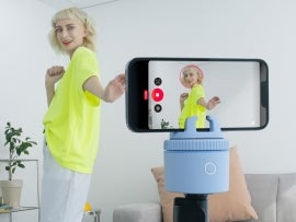 Woman taking a video with the Pivo Pod Lite.