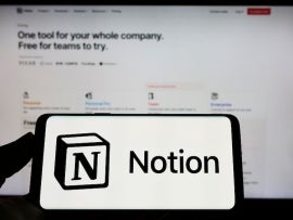 notion project management toggle list