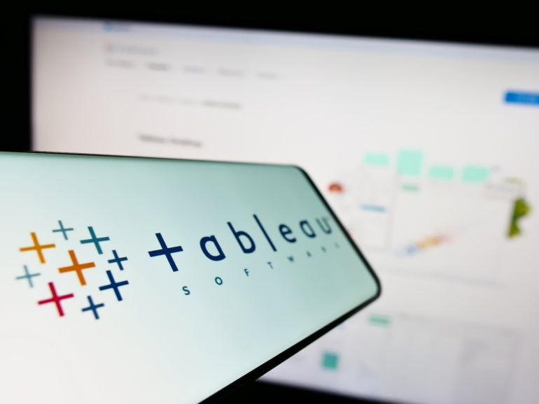 Salesforce внедряет генеративный ИИ в Tableau, дарит большие данные болтливости